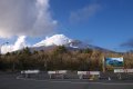 雪で真っ白な富士山